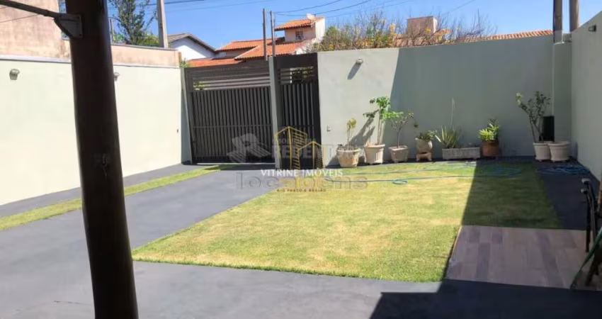 Venda de casa localizada no bairro aroeira I com 2 dormitórios e 4 vagas de garagem.
