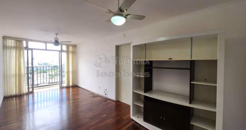 Apartamento de 2 dormitórios com armários no bairro Vila Redentora