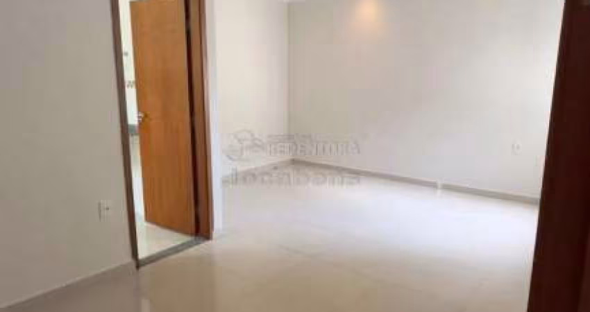 Rio Preto I, Casa com 3 quartos, 02 vagas de garagem.