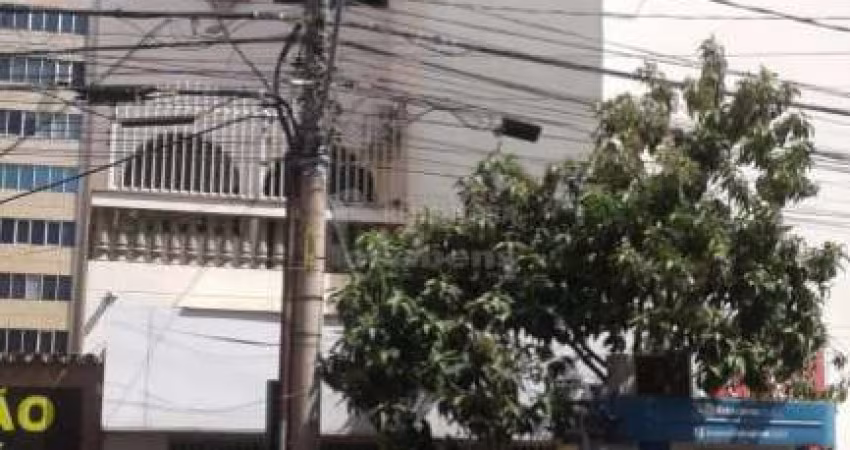 Centro - Apto com garagem, esquina, 262,42 m² de área total, 3 dorms, sacadas em todos, vago, ocupação imediata