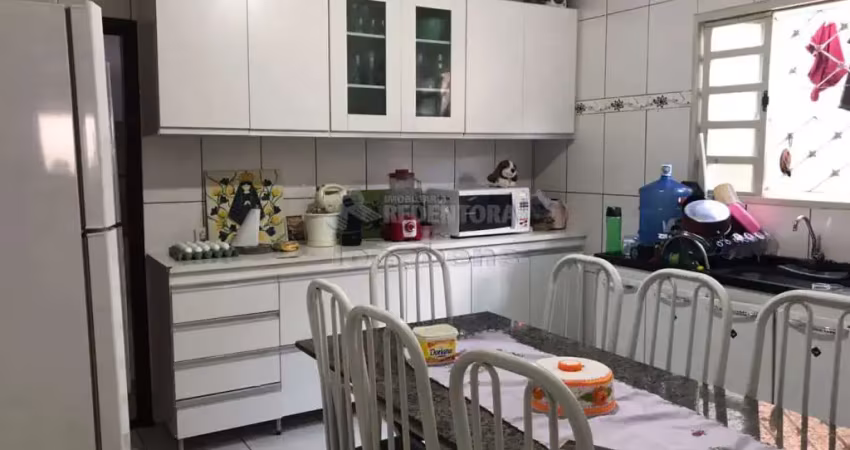 Jardim maria lucia - casa com 3 dormitórios, área ampla e área gourmet