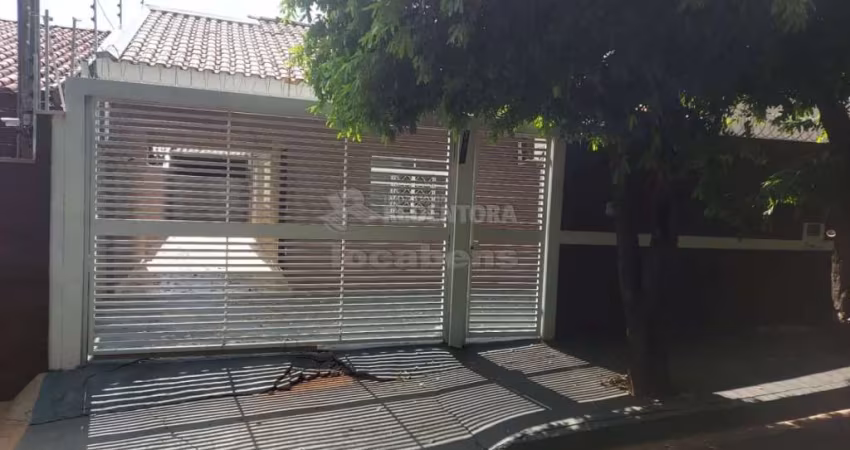 Ótima Casa Residencial para Venda - 3 Dormitórios / Solo Sagrado