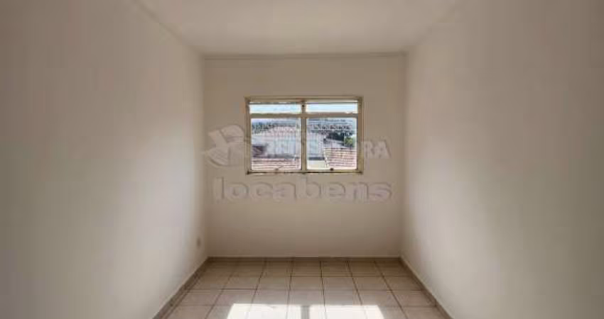 Apartamento para locação com 01 dormitório e 1 vaga de garagem no Edifício Andorinhas.