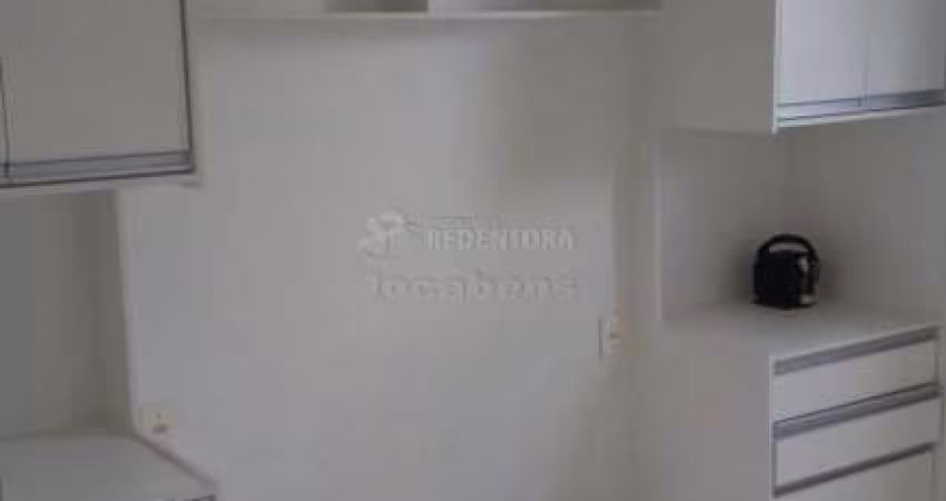 Apartamento no bairro Rios di Itália com 02 dormitórios e 01 vaga de garagem.