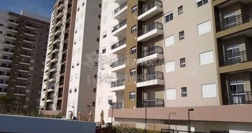 Apartamento no bairro Parque Dell Oro com 02 dormitórios e 01 vaga de garagem.