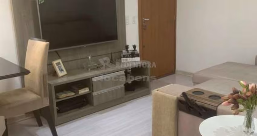 Rio das Hortênsias Apartamento com 02 dormitórios, 01 vaga de garagem.