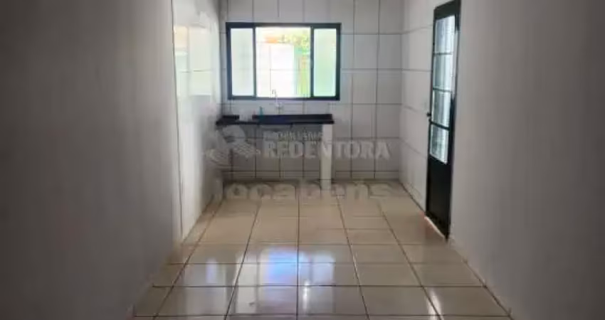 Jardim nunes casa de 02 dormitórios com 02 vagas de garagem.