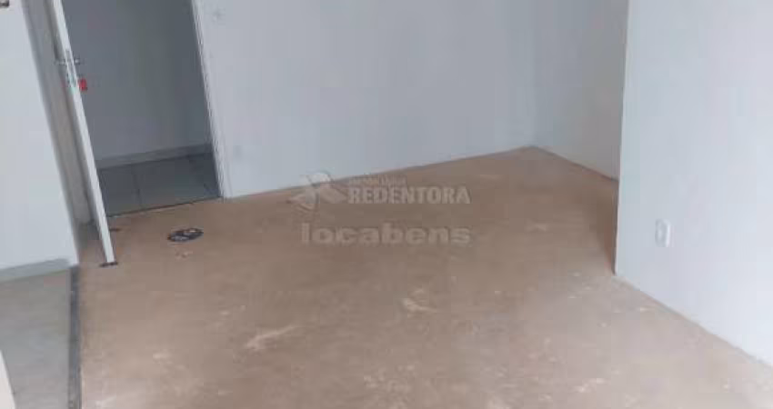 Apartamento padrão com 02 dormitórios, 01 vaga de garagem.