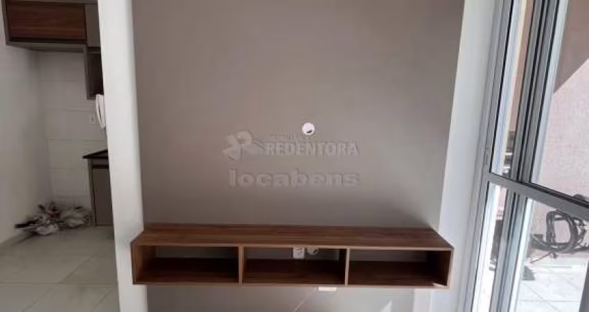 Nova Residence Térreo com Quintal, 2 dormitórios, 02 vagas de garagem.