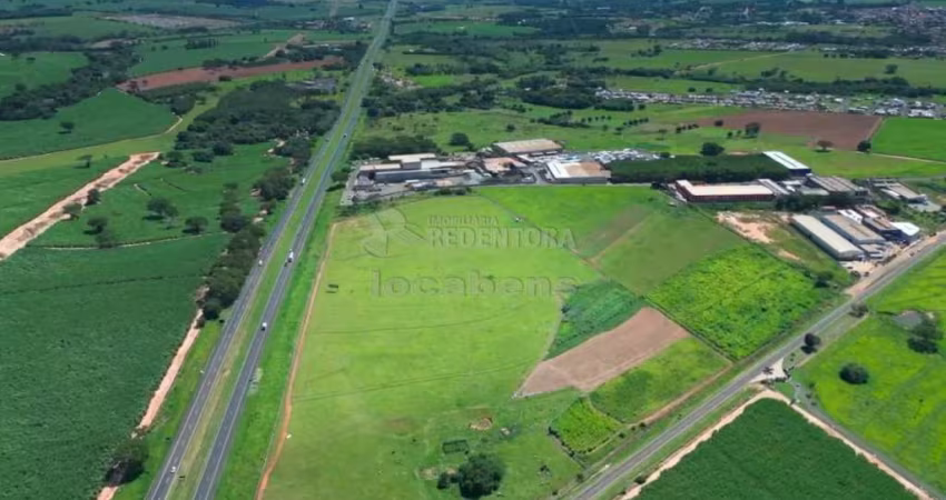 Terreno Área em Cedral