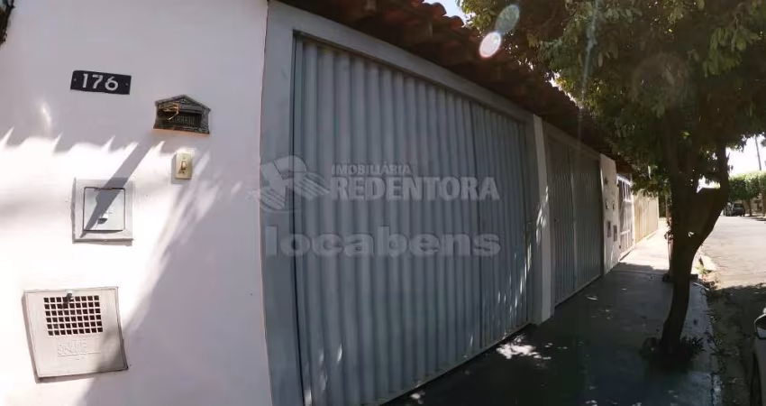 Casa com 02 dormitórios no Eldorado
