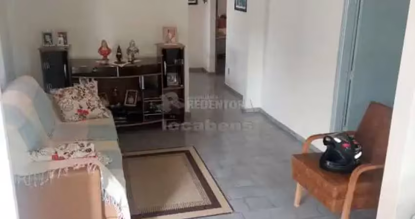 Duas casas à venda localizado no bairro vila nossa senhora do bonfim.