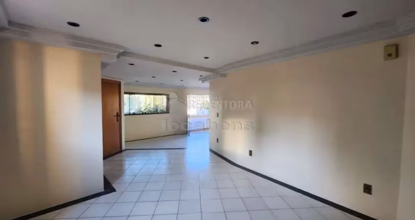 Apartamento de 03 dormitórios sendo 01 suíte no centro - edifício tchaessa.