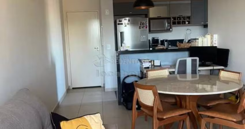 Apartamento no Vila Ideal 2 dormitórios, 01 vaga de garagem.