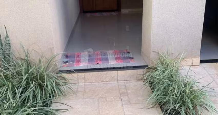 Casa com 03 dormitórios e 02 vagas cobertas - Jardim Mugnani