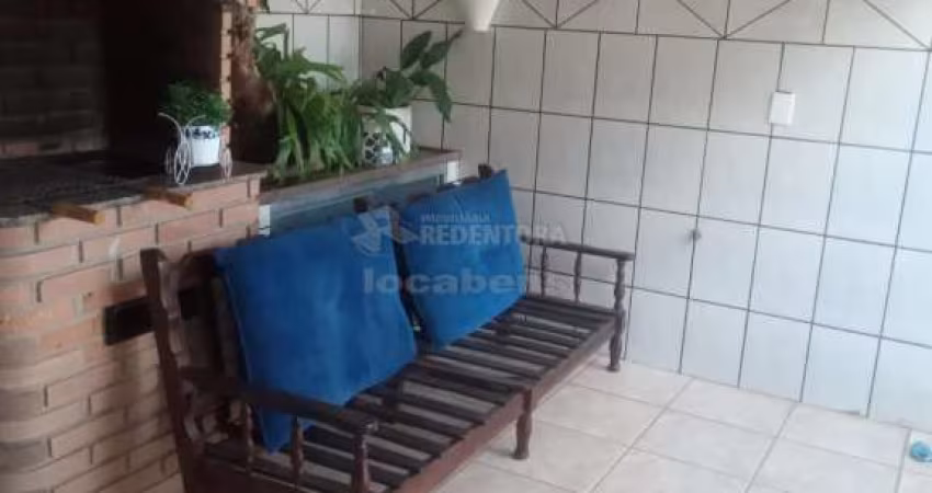 Casa no São Francisco com 2 domitórios tipo apartamento.