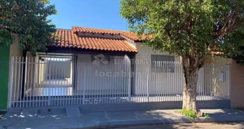 Casa Residencial com 2 dormitórios no bairro Conjunto Habitacional Cristo Rei