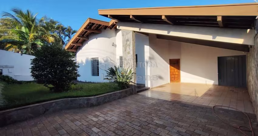 Casa no Jardim Nazareth com 4 dormitórios, 04 vagas de garagem.