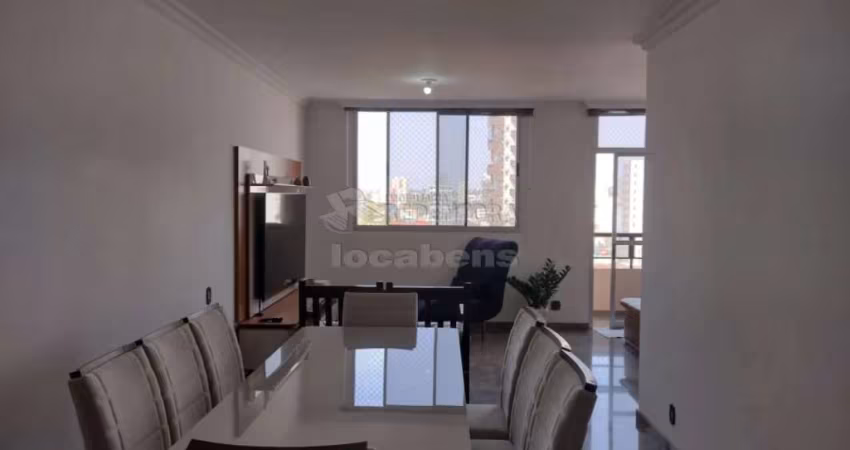 Boa Vista Apartamento de 03 dormitórios, 02 vagas de garagem.
