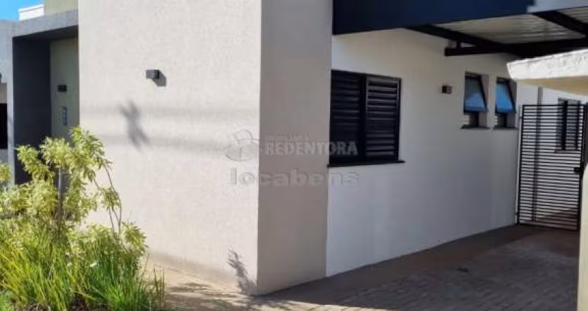 Casa de 03 dormitórios no Condomínio Fenhouse.