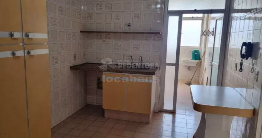 Apartamento com 03 dormitórios na Vila Redentora