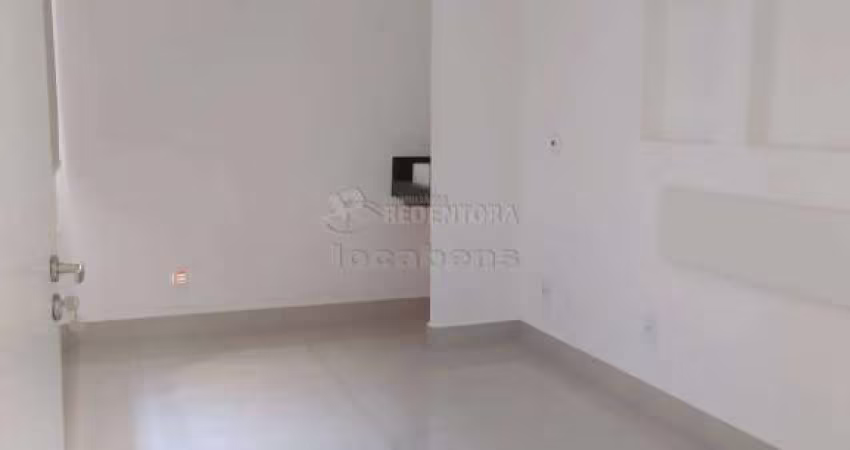Casa Comercial - Em bom local, esquina, várias salas consultórios, recepção, vários banheiros, copa e cozinha