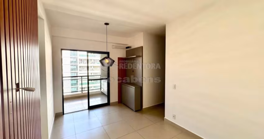 Jardim Tarraf II  - Apartamento com 2 suítes e 2 vagas de garagem