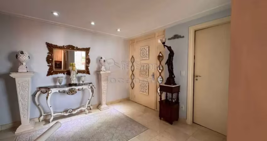 Apartamento 4 dormitórios Centro - Área de lazer integrada.