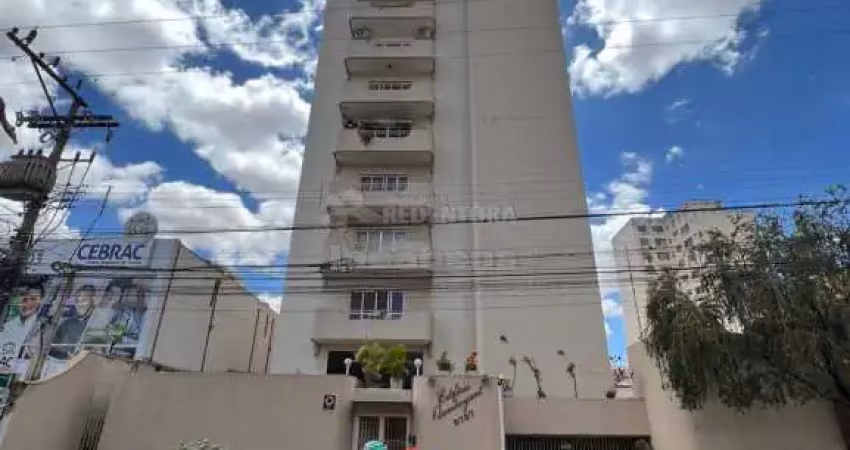 Apartamento com 3 dormitórios, 02 vagas de garagens no centro