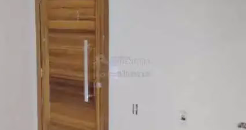 Casa com 03 dormitórios, 03 vagas de garagens cobertas no bairro jardim antunes.