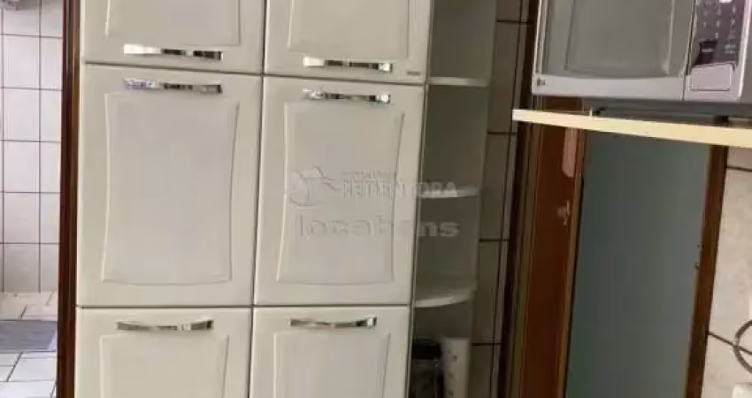 Higienópolis apartamento mobiliado com 3 dormitórios e 01 vaga de garagem.