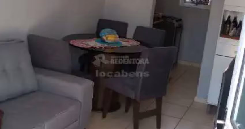 Casa com  02 dormitórios, 02 vagas de garagem no bairro jardim aurora.
