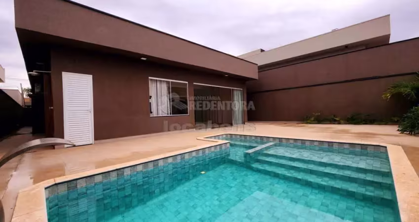 Casa localizada no residencial recanto do lago com 03 dormitórios e área de lazer.
