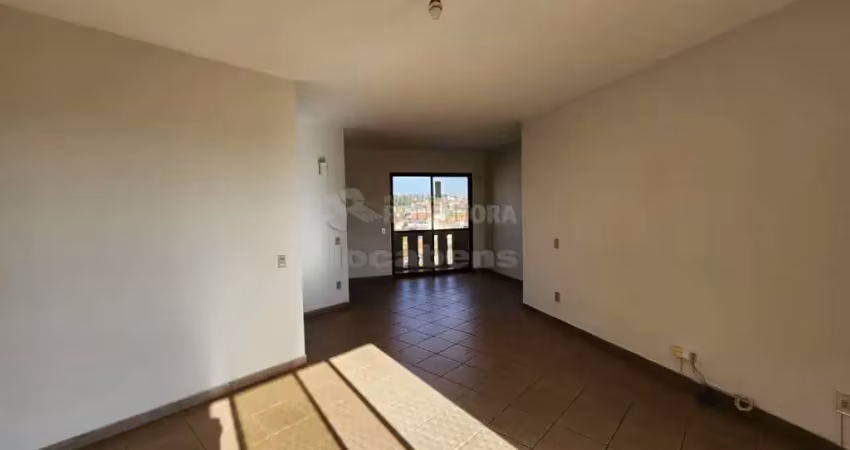 Apartamento com 03 dormitórios, 01 vaga de garagem no bairro santos dumont.