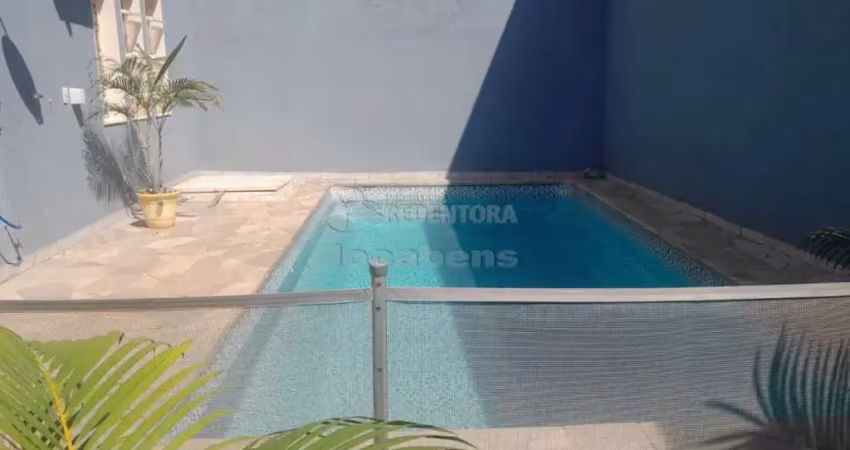 Parque celeste casa sobrado de 03 dormitórios com área de serviço e churrasqueira.