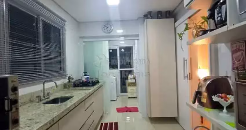 Apartamento com 03 dormitórios, 02 vagas de garagens cobertas no bairro bom jardim.