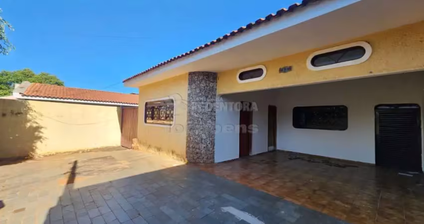 Casa de 03 dormitórios e 04 vagas de garagem no bairro eldorado, boa para renda, já alugada