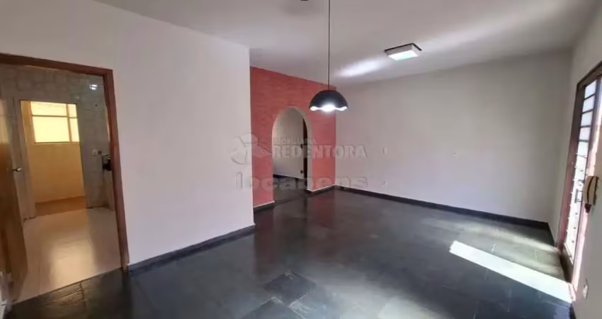 Apartamento residencial localizado no vila são manoel com armarios planejados e sacada.