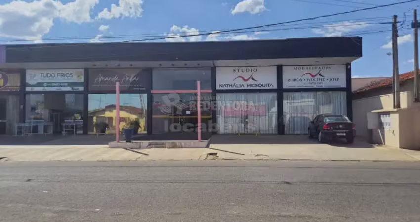 Salão comercial em avenida comercial  c/ 01 vaga de estacinamento