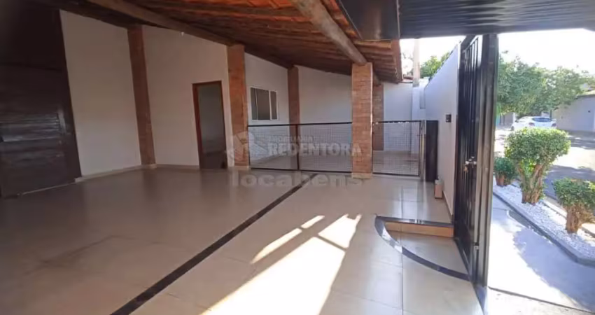 Jorge rodrigues - casa com 3 dorms, reformada recente, pisos em cerâmica, 2 vagas, varanda com fogão e forno a lenha