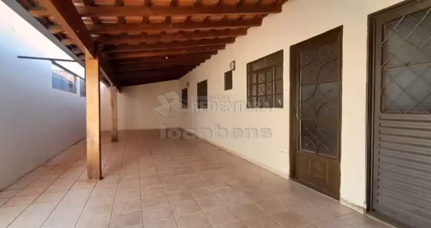 Edícula para locação com 2 dormitórios e cozinha com armários