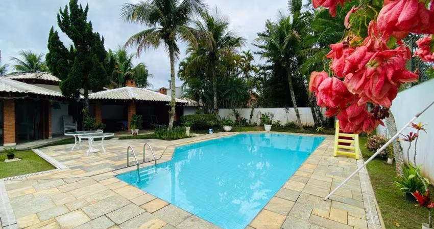 Luxuosa Casa em Jardim Acapulco, Guarujá - 4 Suítes, 530m²