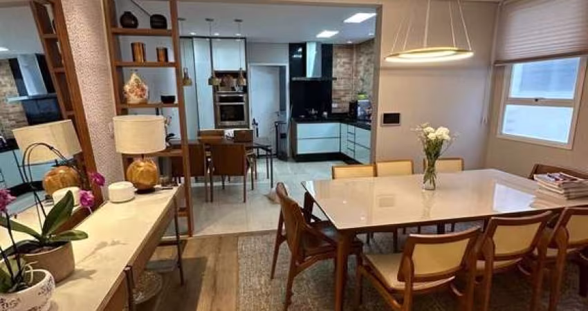 Tríplex a venda na Vila Belmiro, 3 suítes, porteira fechada, piscina, área gourmet, cinema, sauna