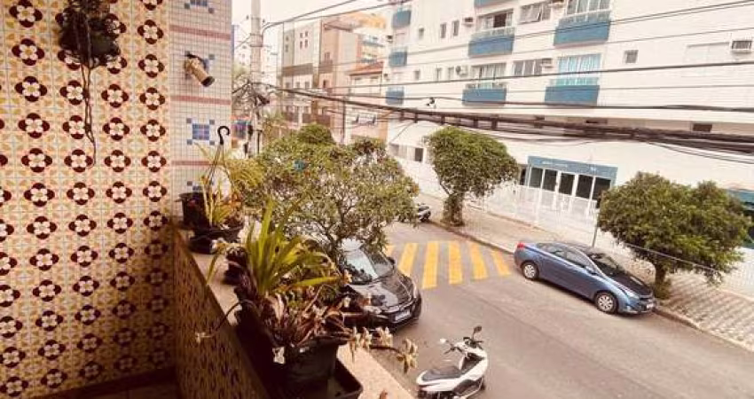 &lt;p&gt;Descubra o seu novo lar em Campo Grande, Santos! Esta encantadora casa de esquina oferece 142 m² de área útil, perfeitamente distribuídos em 3 dormitórios, sendo 1 suíte aconchegante. Com um 