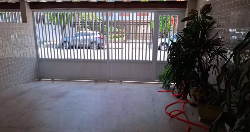 Casa em Boqueirão, Santos: 3 Dorms, 142m² por R$1.200.000