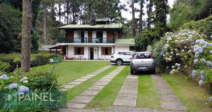 Casa à Venda em Campos do Jordão: 5 Dormitórios, 2800m²