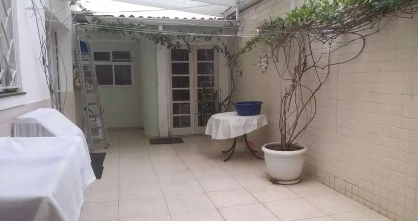 Casa à Venda em Boqueirão - Santos: 3 Dormitórios, 161m²