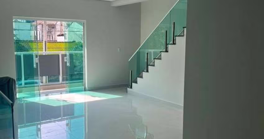 Casa à Venda em Boqueirão - Santos: 3 Suítes, 190m², R$1.7M