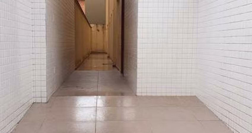 Casa em Embaré, Santos: 90m², 3 dormitórios, 1 suíte, 2 banheiros. Venda por R$850.000 ou locação R$5.500. Confira!