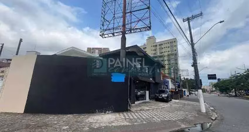 Casa a venda na avenida movimentada no macuco com 3 dormitórios